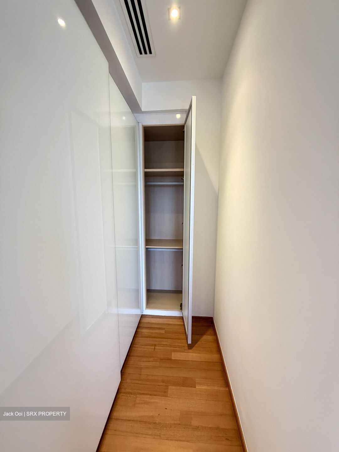 Turquoise (D4), Condominium #562055481